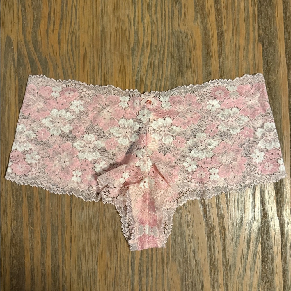 NWT Victoria’s Secret Body by Victoria Pink Lace Bow Heart Shortie Size Large